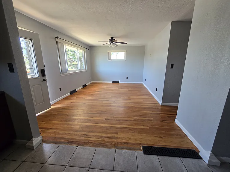 3220 Laramie St — Photo 2