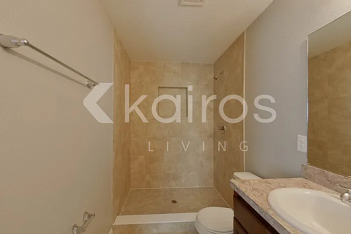 1319 Mull St — Photo 10
