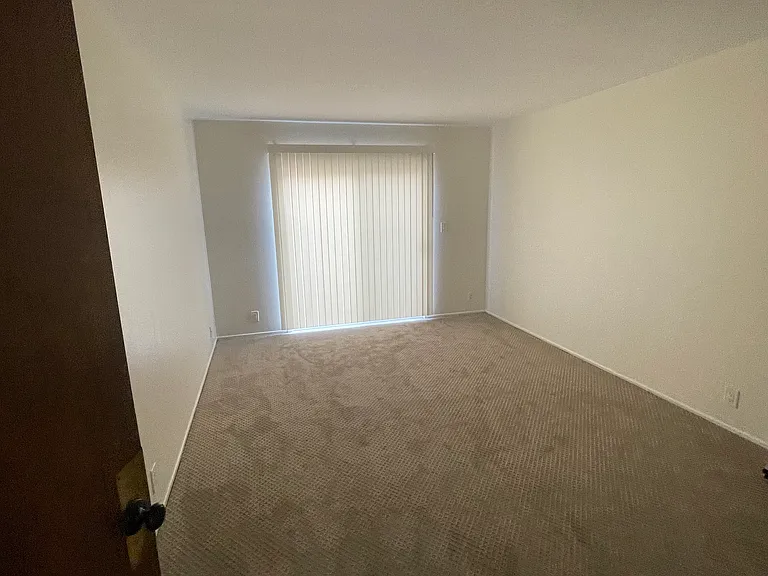200 Byrne St #200 — Photo 7