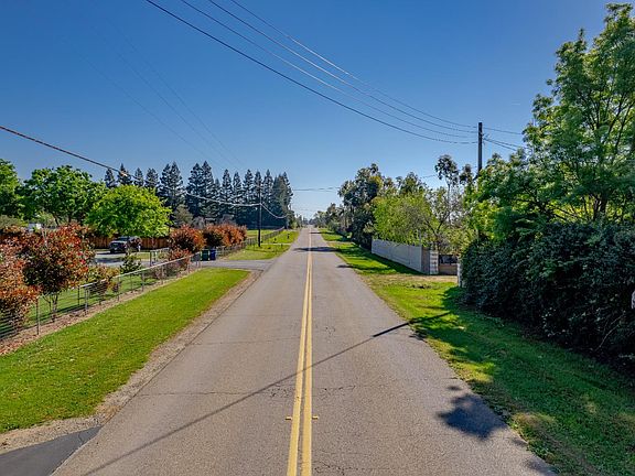 4th image of 11786 Walmort Rd