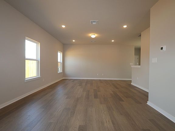 5th image of 140 Heritage Forest Pkwy