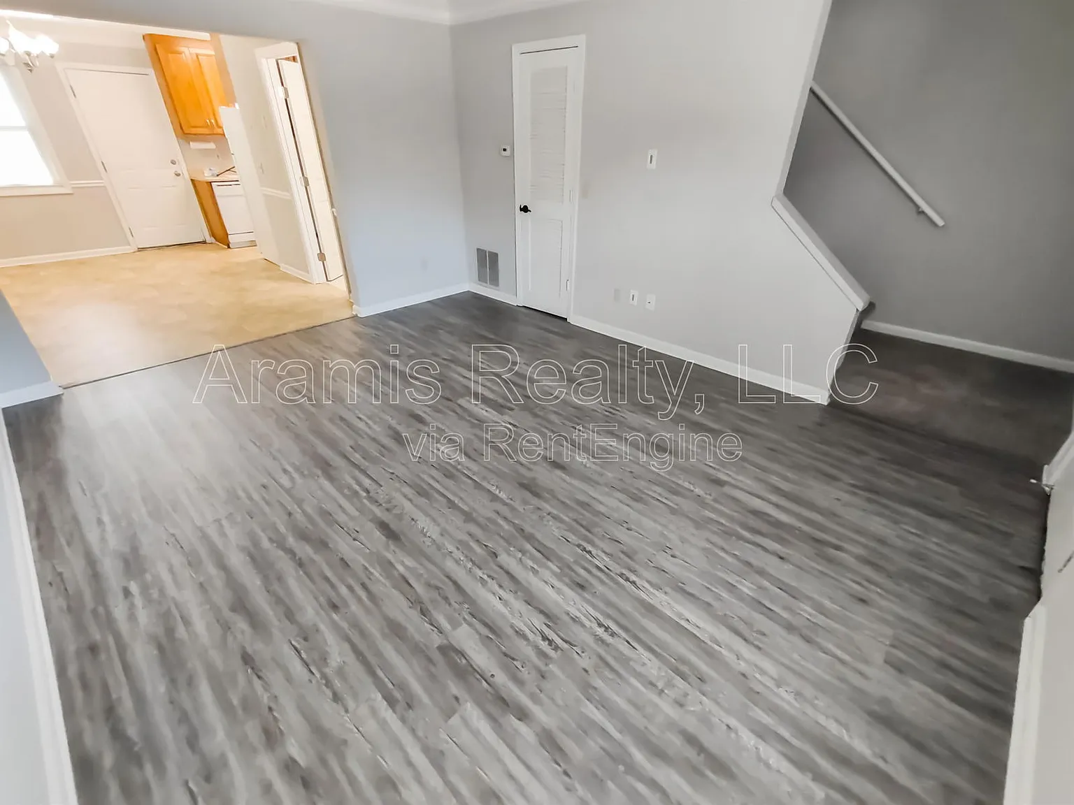 2 bed, 1.5 bath, 1024 sqft, $1,495 — Photo 3