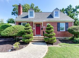 2925 Summerfield Rd, Falls Church, VA 22042