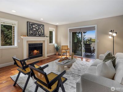 420 10th Street #A201, Kirkland, WA, 98033