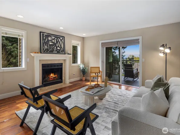 420 10th Street #A201, Kirkland, WA 98033