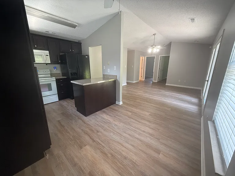 7662 Trey Oaks Ln — Photo 2