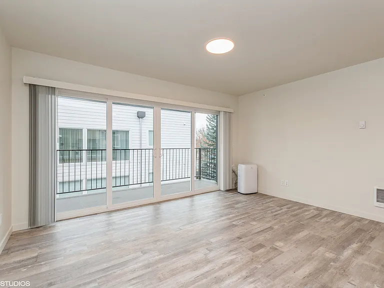 126 E Evergreen Dr #201 — Photo 8