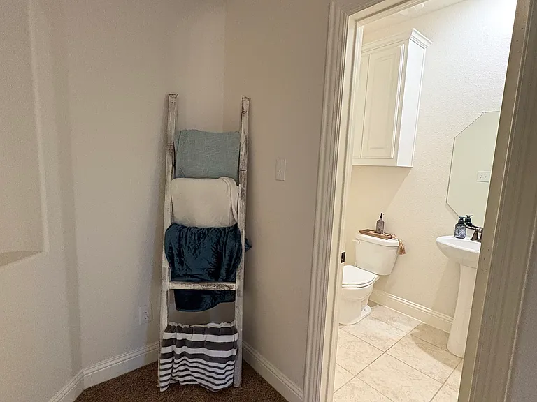245 Palacios Pl — Photo 4