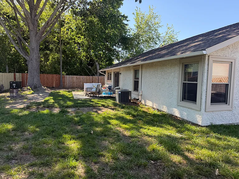 921 Bowling Green Trl — Photo 34