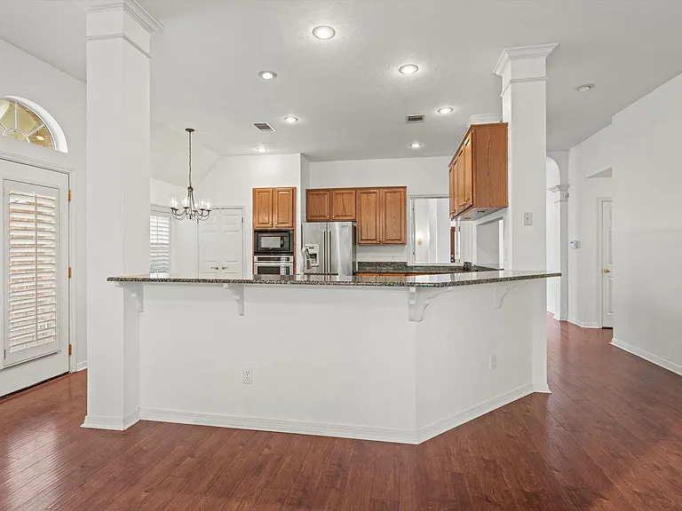7902 Isaac Pryor Dr — Photo 15