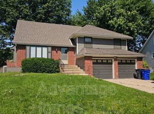 1913 S Lennox Dr, Olathe, KS 66062