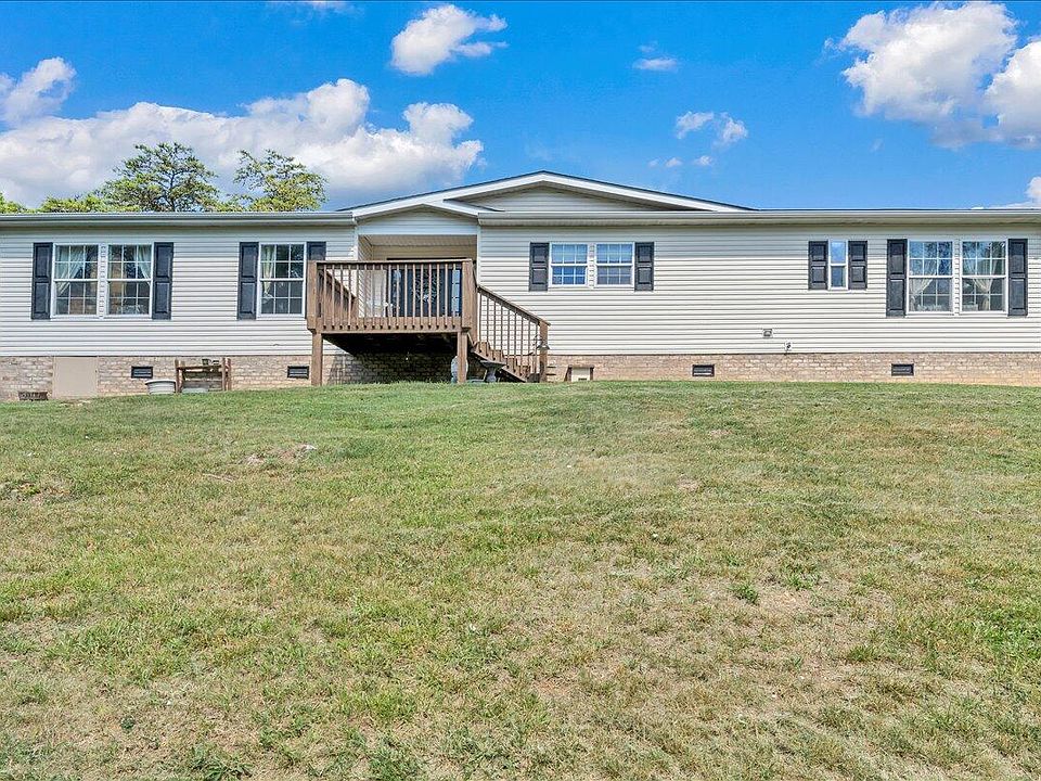 1st image of 833 Gravel Hill Rd