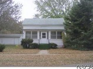 403 Lewis St, Vermillion, SD 57069