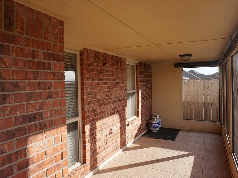 9601 Crooked Creek Ln — Photo 17