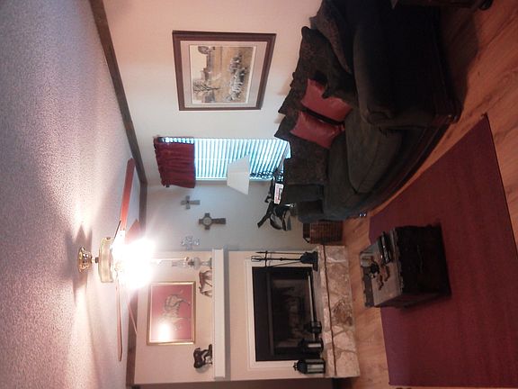 4th image of 9695 Victoria Ln