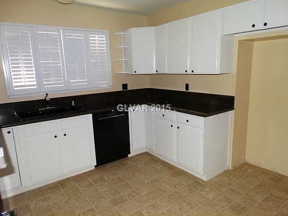 3rd image of 3857 Acapulco Ave