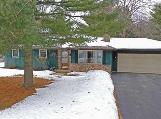 N3577 Sunset Ln, New London, WI 54961