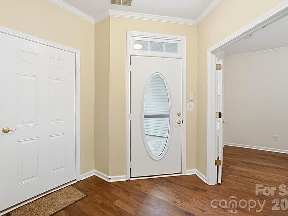 4th image of 284 Garnet Ct