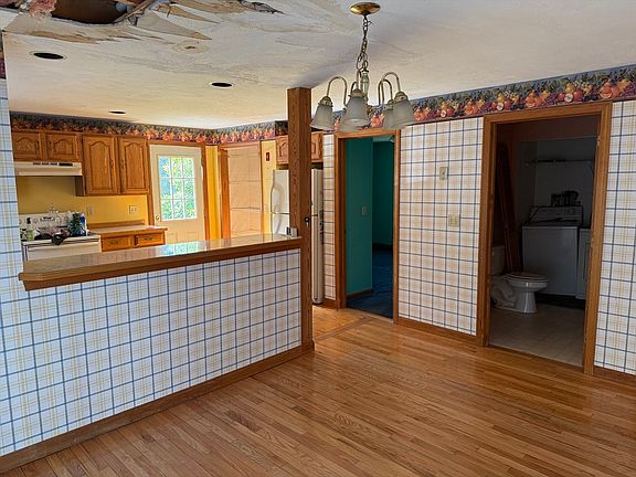 3rd image of 55 Cape Woods Dr