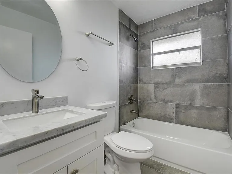 125 Brittany Way #125-C — Photo 6