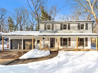 7361 Sheffield Dr SE, Ada, MI, 49301