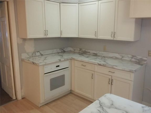 3rd image of 205 W East Crawford Ave