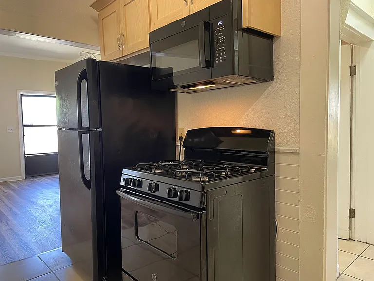 811 Dakota Ave — Photo 7