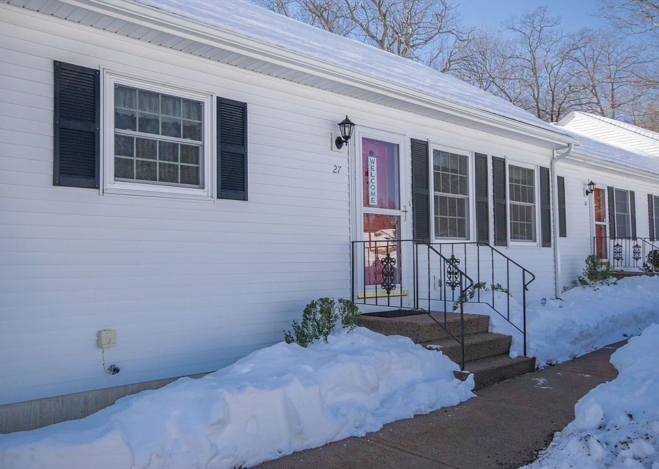 1st image of 27 Rosewood Ln #27