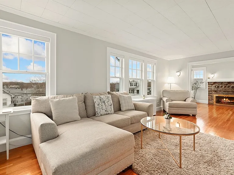 54 Edgecliff Rd #2 — Photo 3