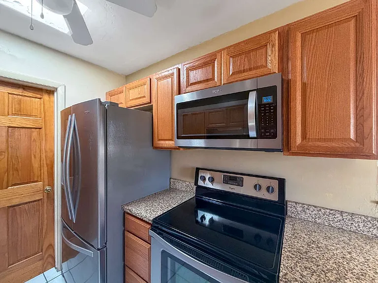 21160 Edgewater Dr — Photo 8