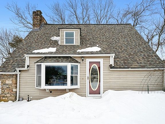 3rd image of 13 Harwood St