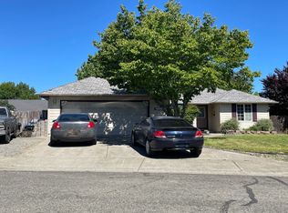 1213 Kokanee Ln, Grants Pass, OR 97527