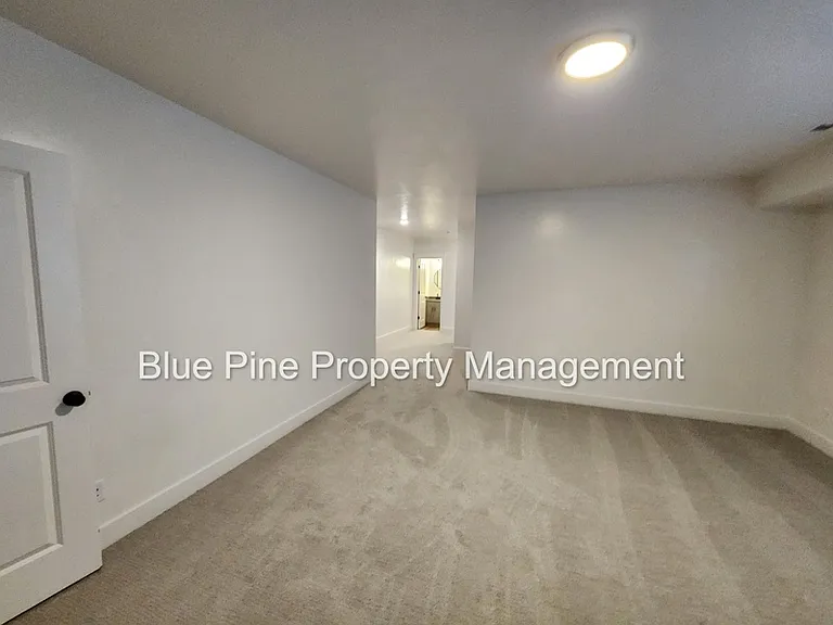 1664 S Higbee Ave — Photo 12