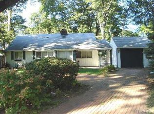 12 Hemlock Ln, Glen Cove, NY 11542