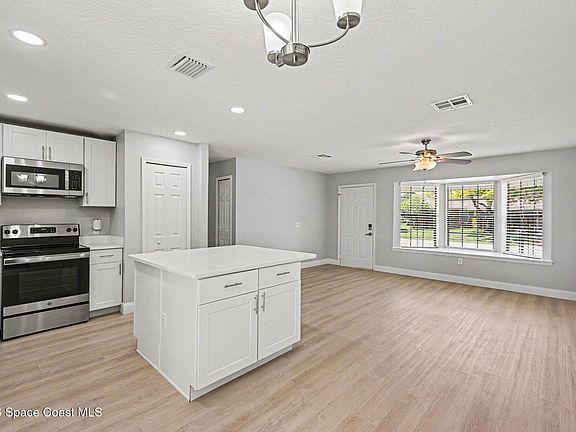 5th image of 1328 Union St SE