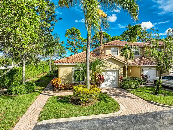 3rd image of 6416 Park Lake Circle