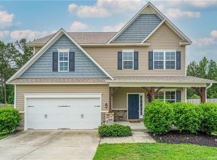 4021 Hunting Path Dr, Hope Mills, NC 28348