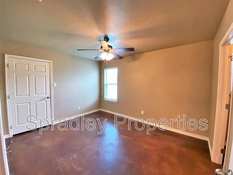 1559 Brady Way — Photo 7