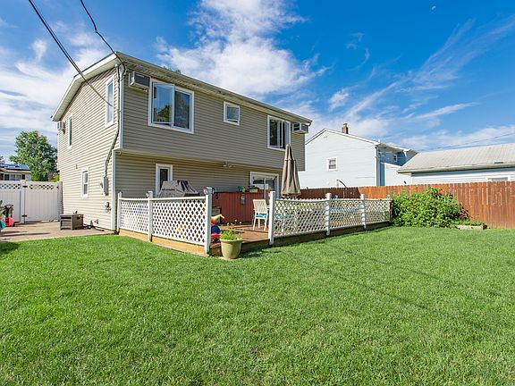 3rd image of 21 Lilac Ln