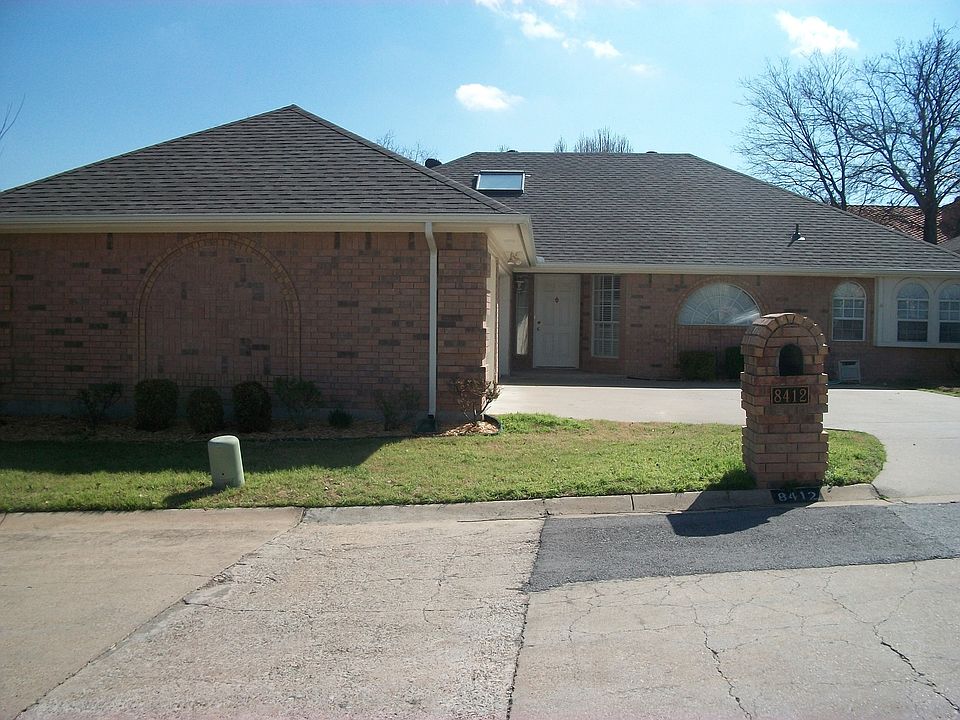 1st image of 8412 Golf Club Cir