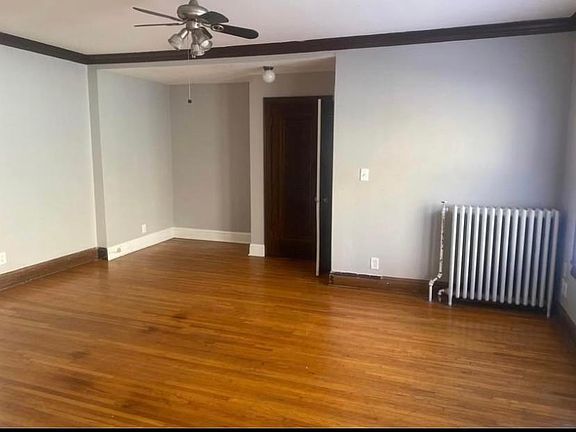 4th image of 201 E 27th St APT 10
