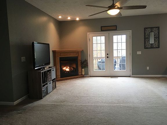 3rd image of 166 Stone Creek Dr