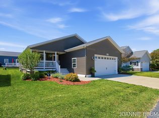 5230 E Sunfield Ln, Holland, MI 49423
