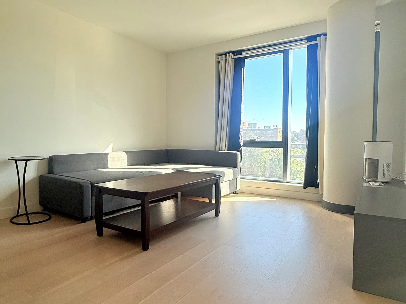 1 bed, 594 sqft, $3,100 — Photo 2