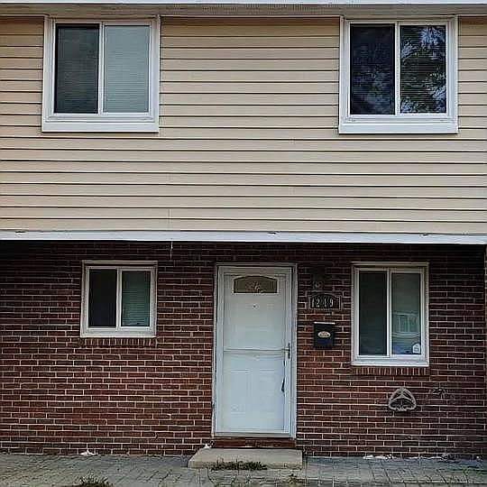 Front of townhome