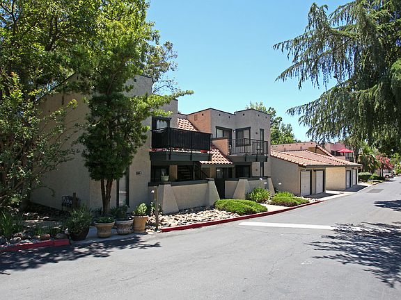 3rd image of 8066 Via De Palmas Ln APT 8