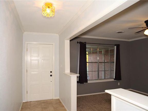 5th image of 305 Eastwood Cir