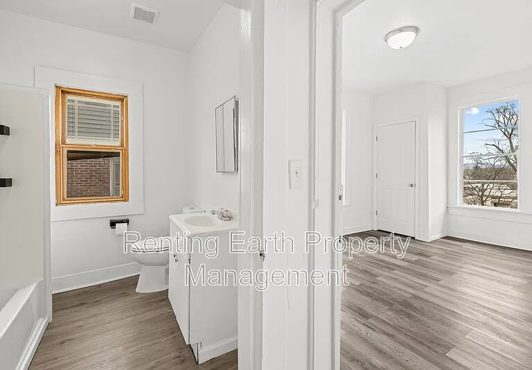 1563 Martin Ave — Photo 21
