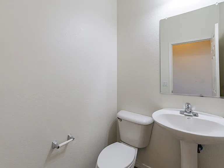 7416 S 27th Pl — Photo 30