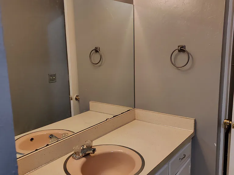 1351 N Stephens Ave — Photo 12